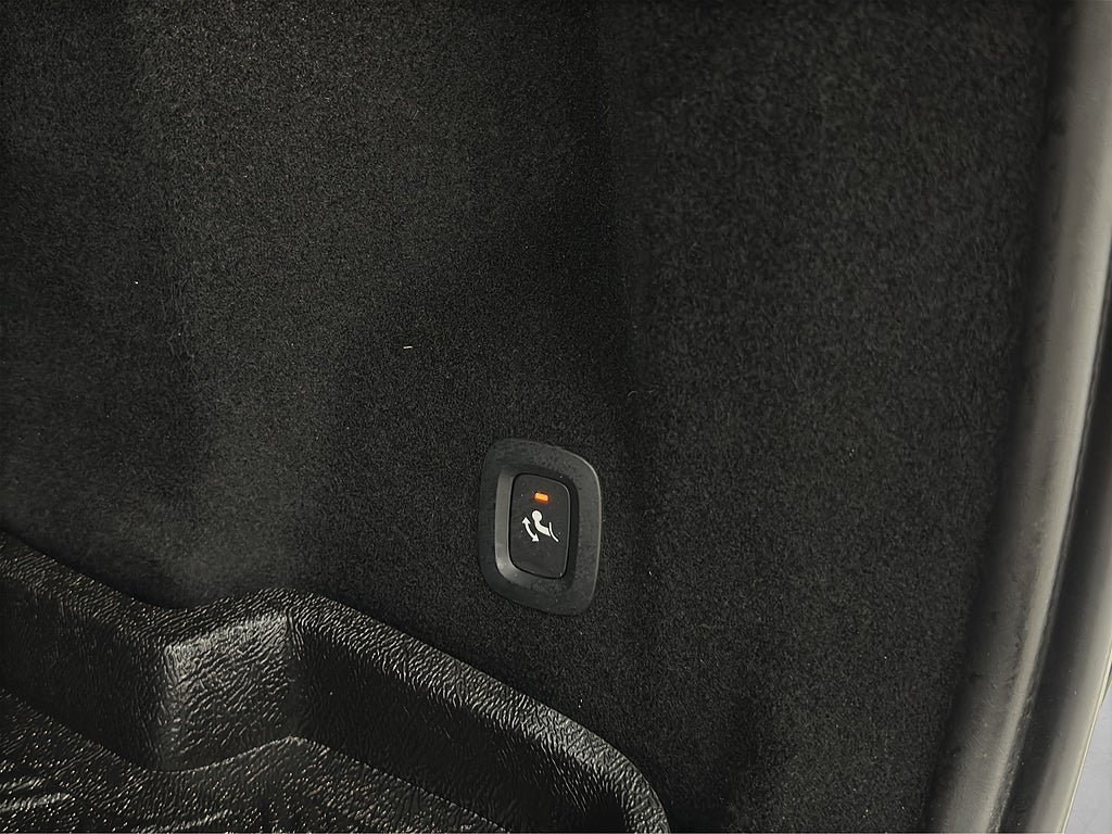 Vehicle Image 28