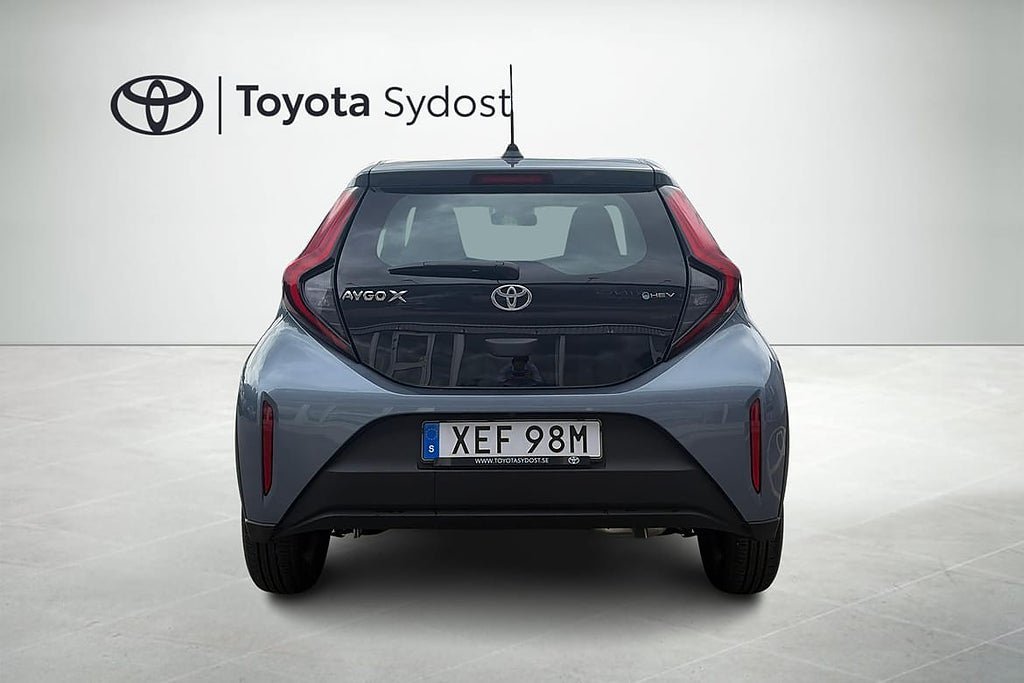 Vehicle Image 5