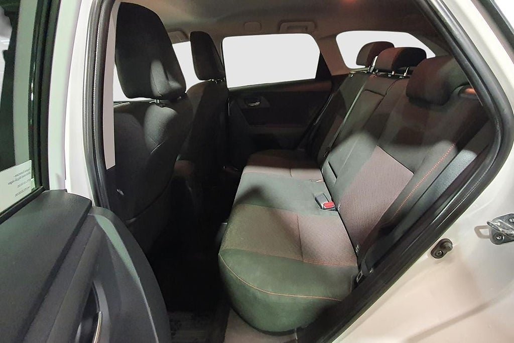 Vehicle Image 19