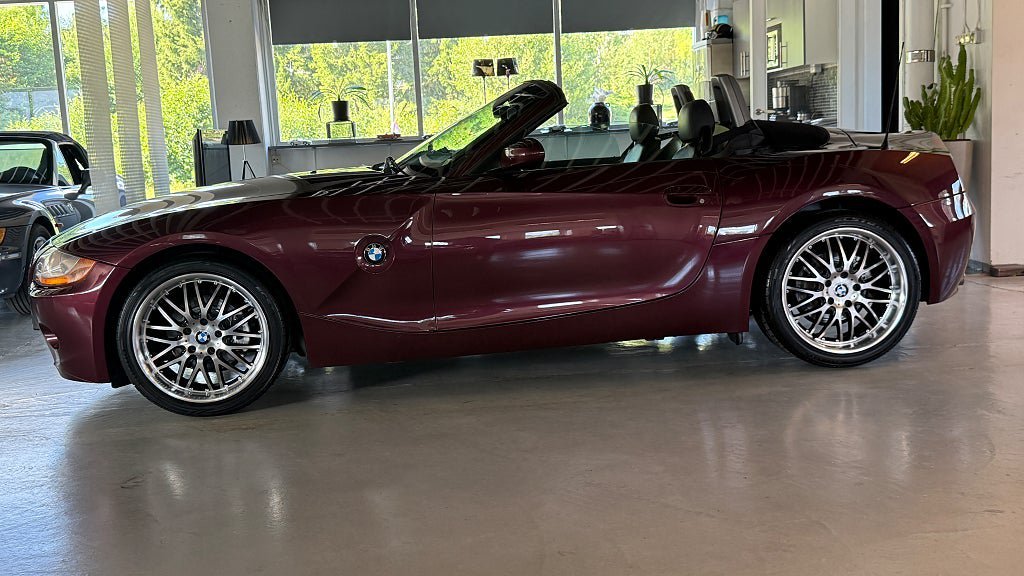 Vehicle Image 10