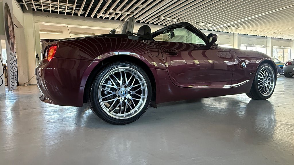 Vehicle Image 11