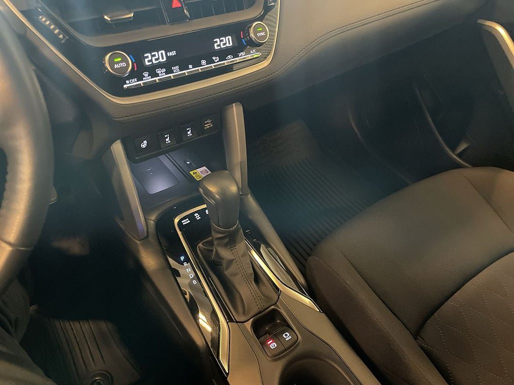 Vehicle Image 14