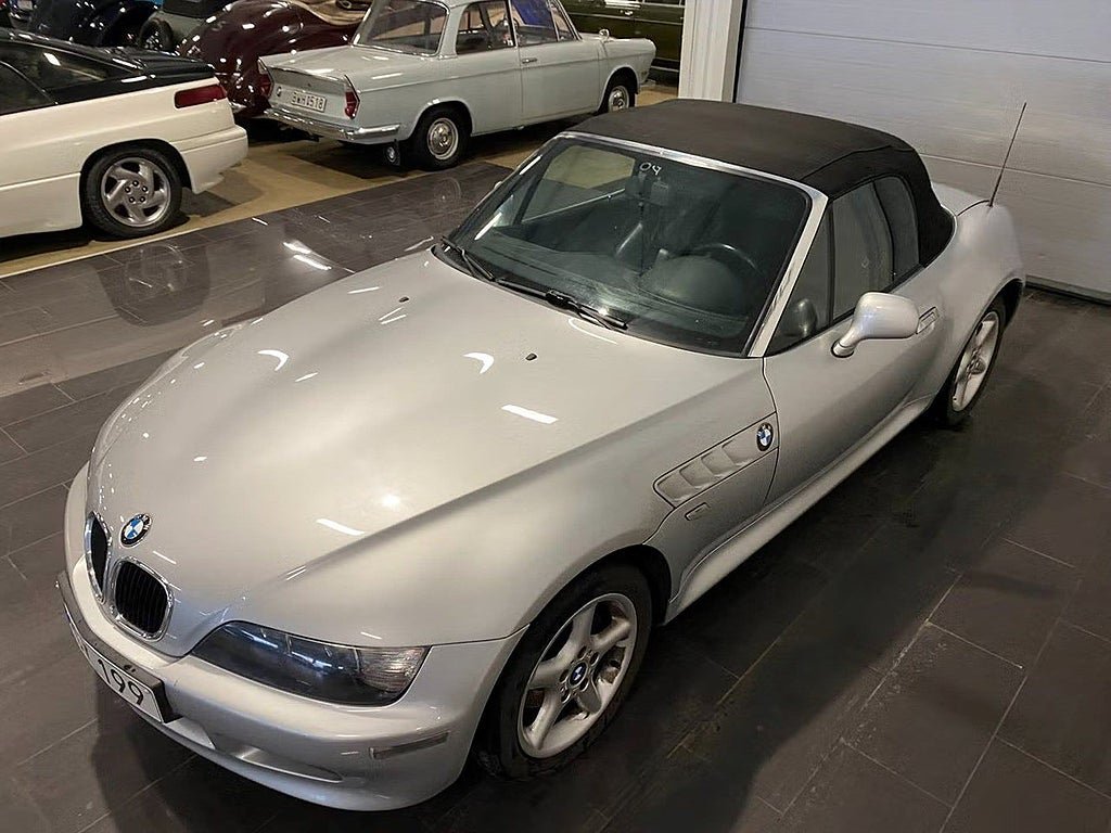 Vehicle Image 8