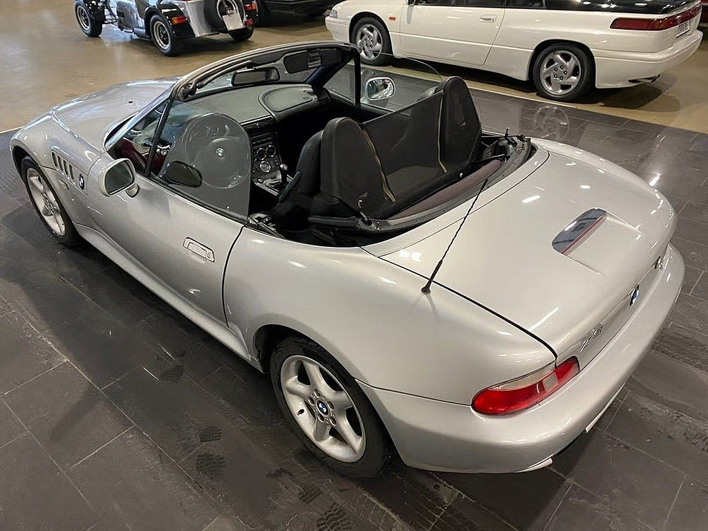 Vehicle Image 10