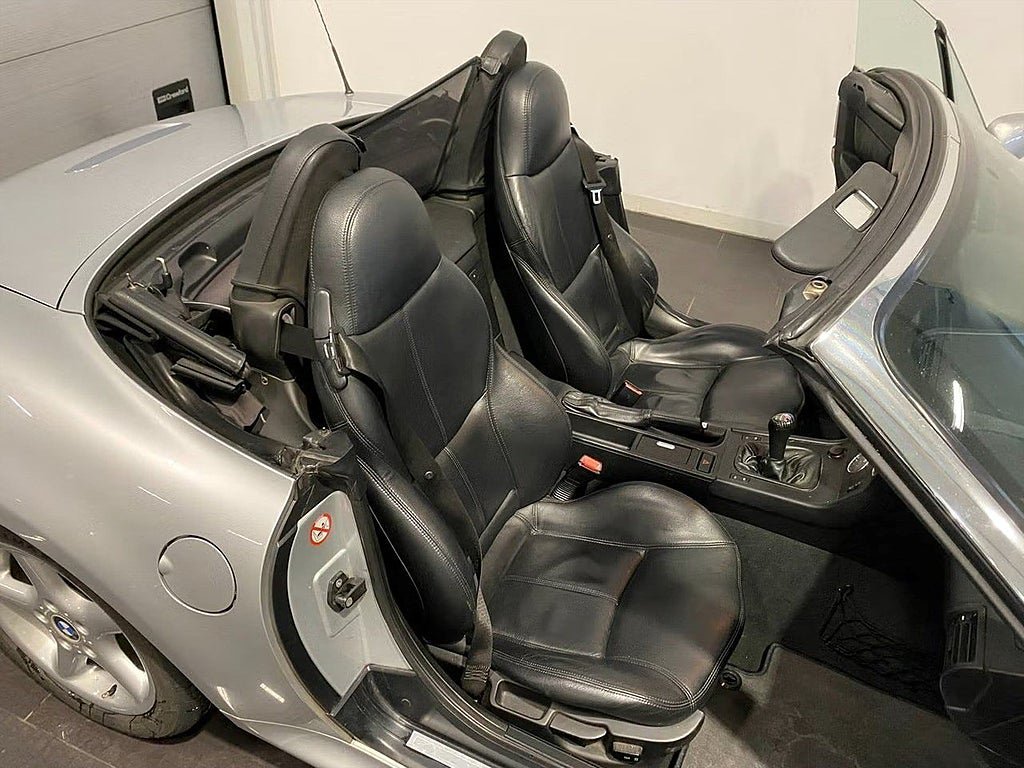 Vehicle Image 19