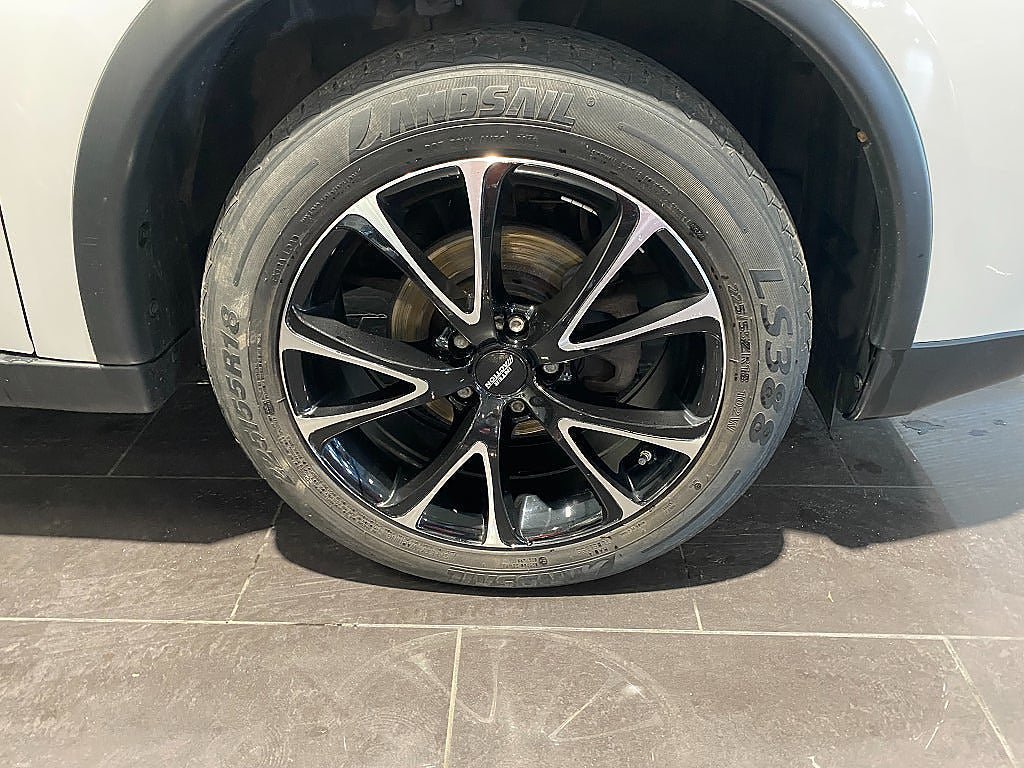 Vehicle Image 17