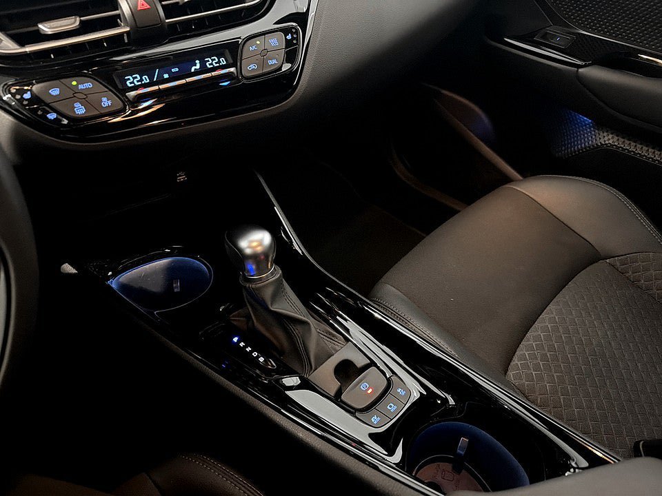 Vehicle Image 11