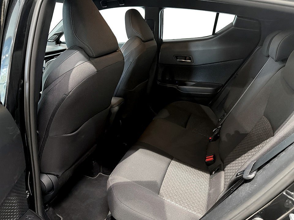 Vehicle Image 13