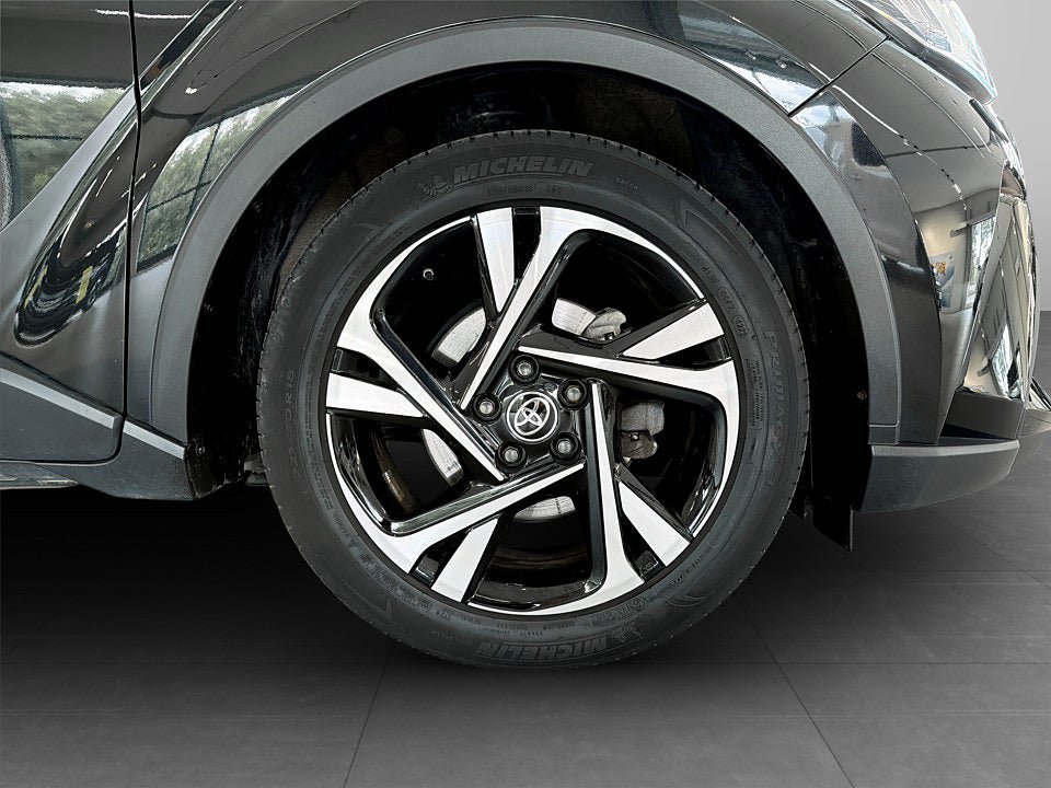 Vehicle Image 15