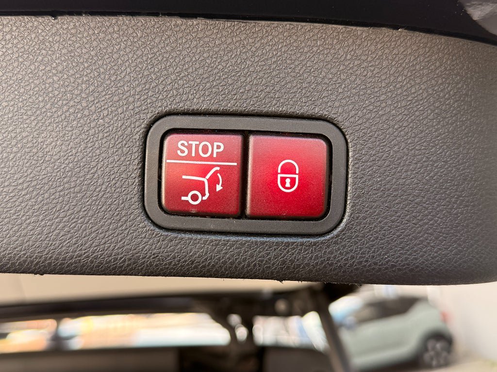 Vehicle Image 24