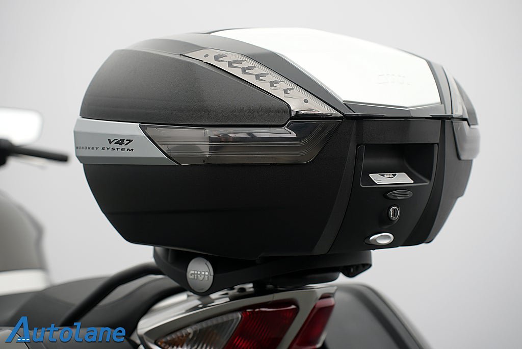 Vehicle Image 17