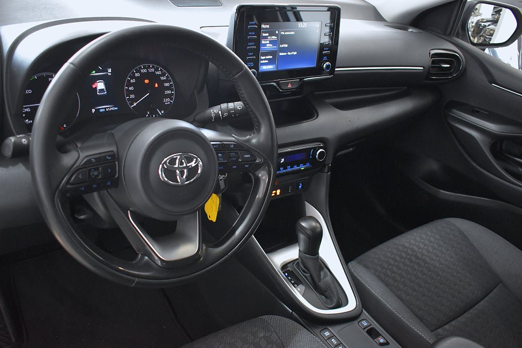 Vehicle Image 6