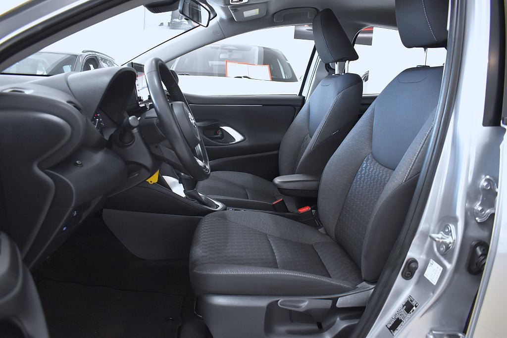 Vehicle Image 7