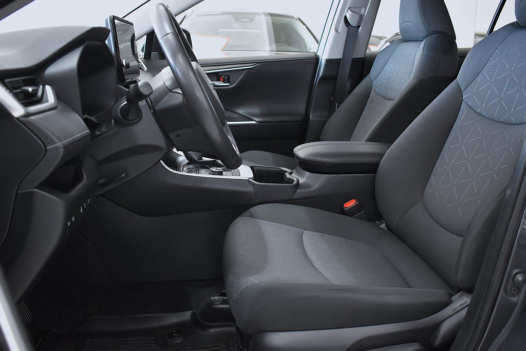 Vehicle Image 9