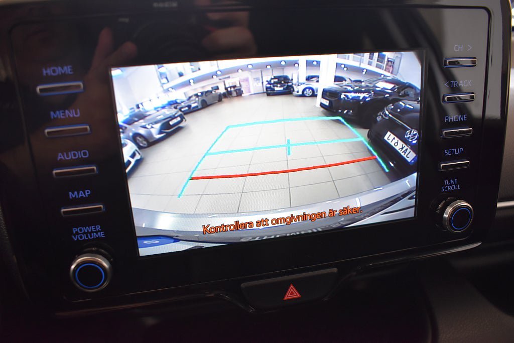 Vehicle Image 12