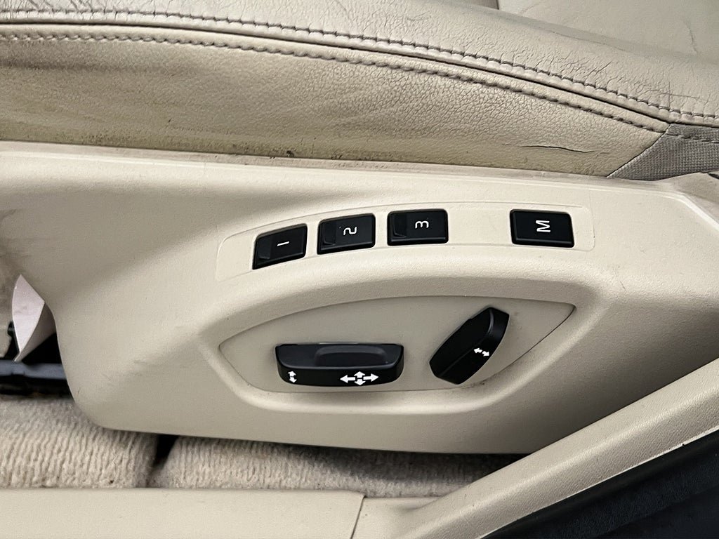 Vehicle Image 24