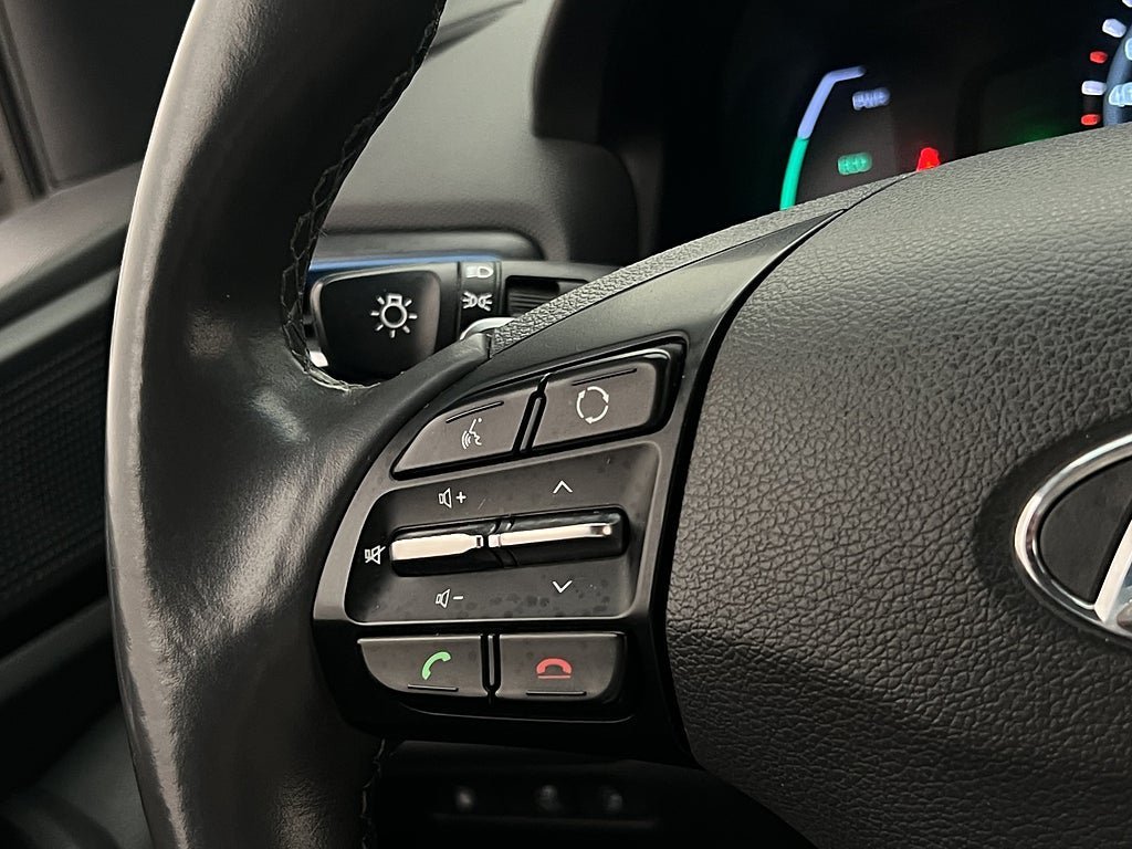 Vehicle Image 33
