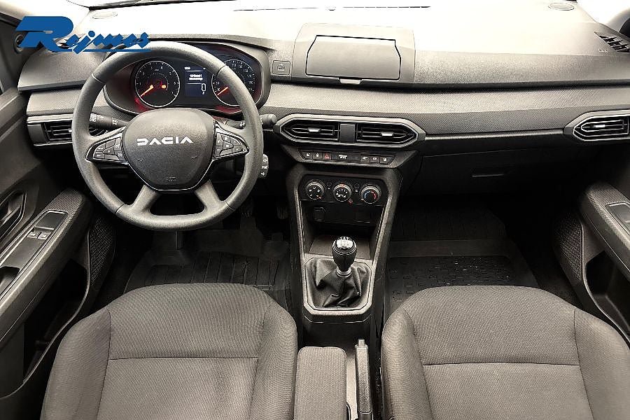 Vehicle Image 7