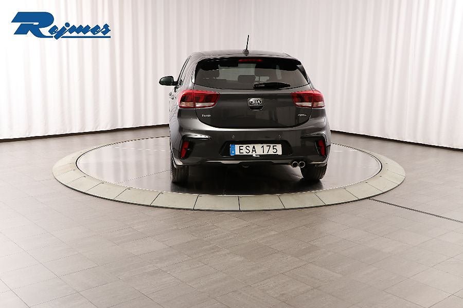 Vehicle Image 17