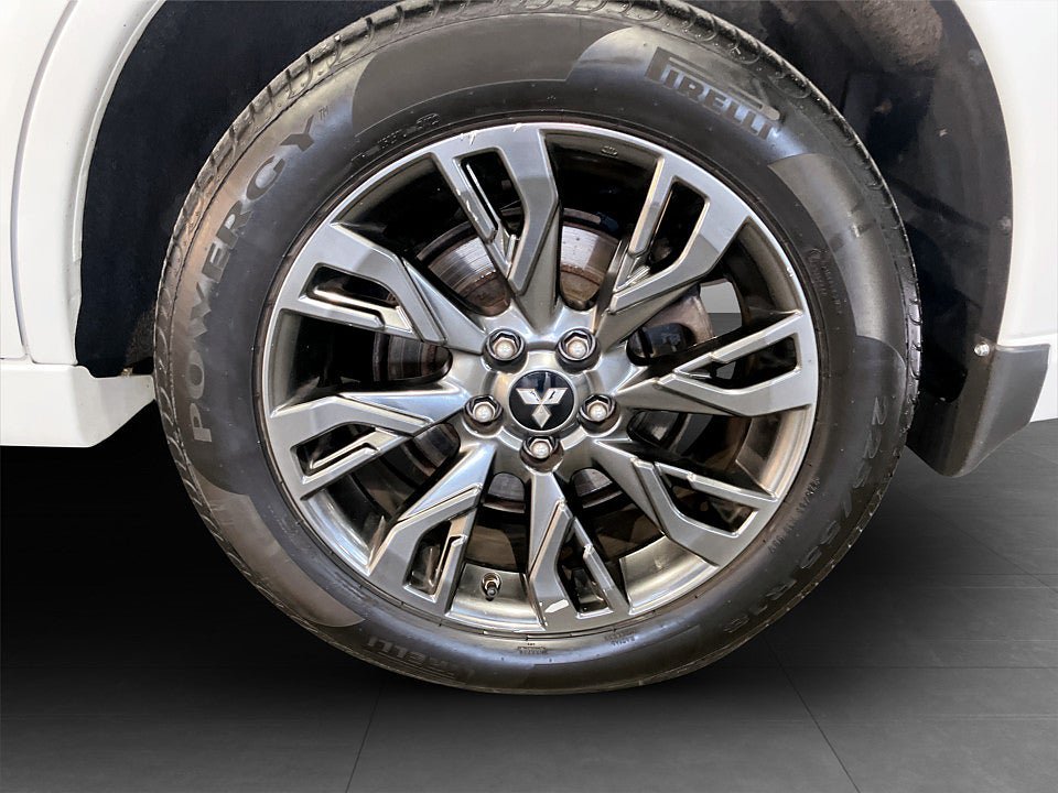 Vehicle Image 15