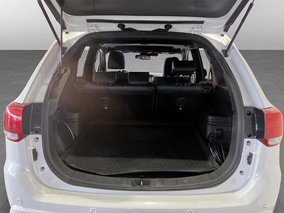 Vehicle Image 17