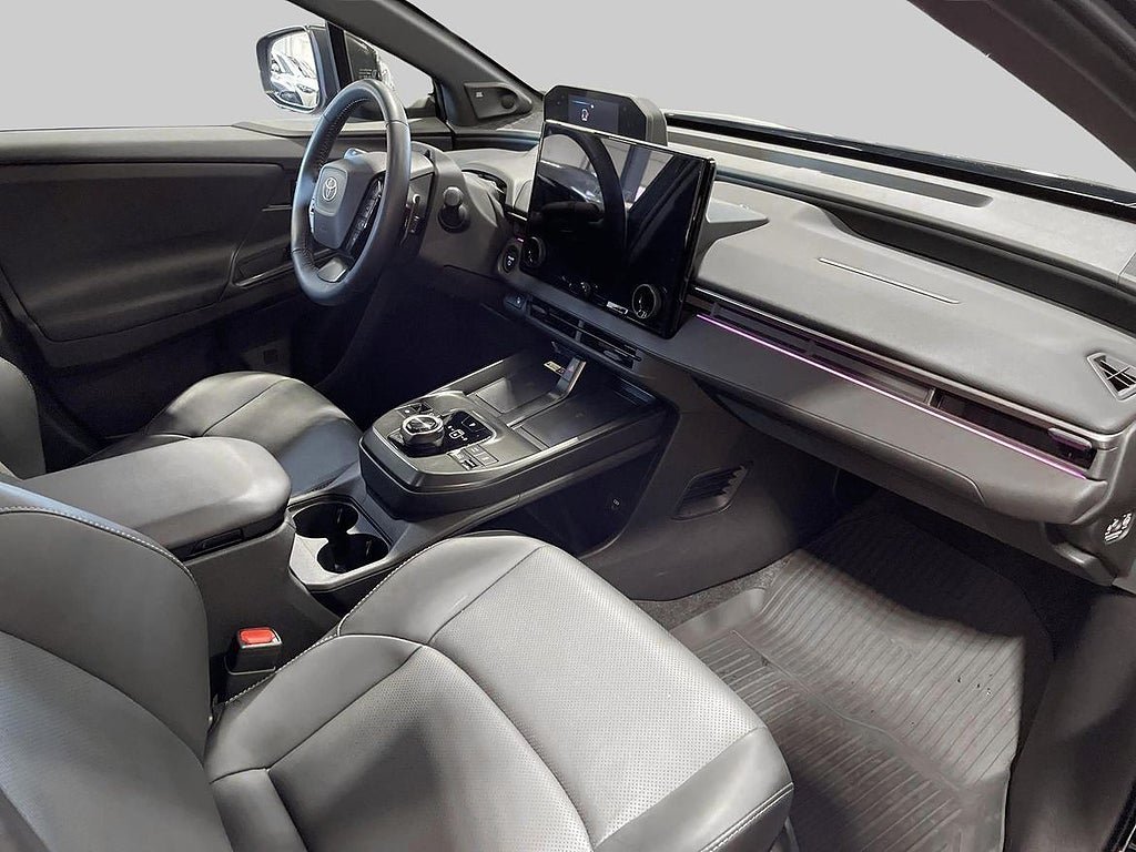 Vehicle Image 10