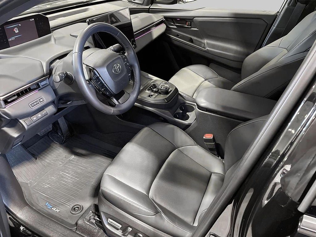 Vehicle Image 14
