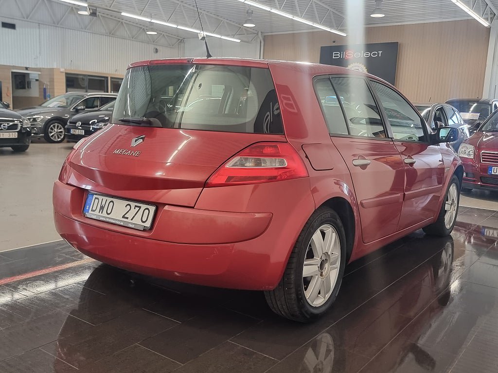 Vehicle Image 13
