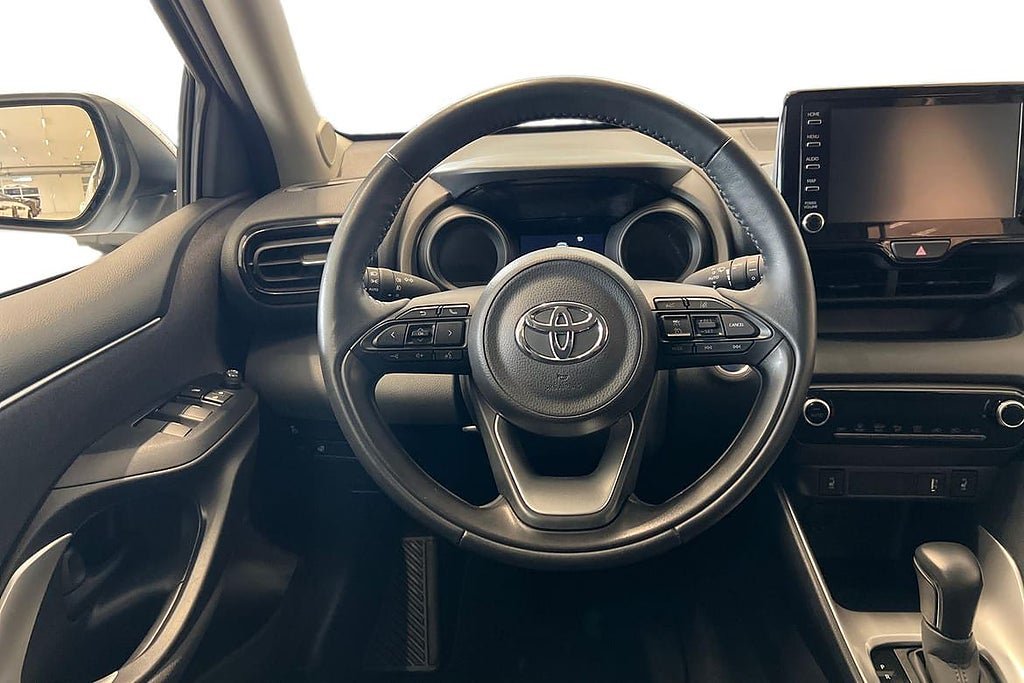 Vehicle Image 11