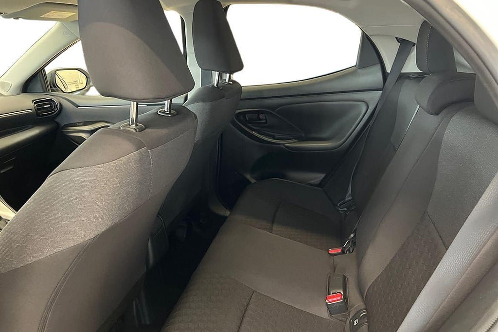 Vehicle Image 13