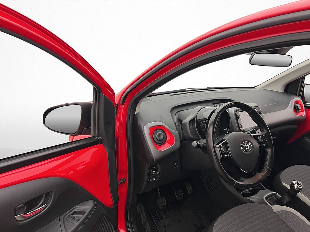 Vehicle Image 10