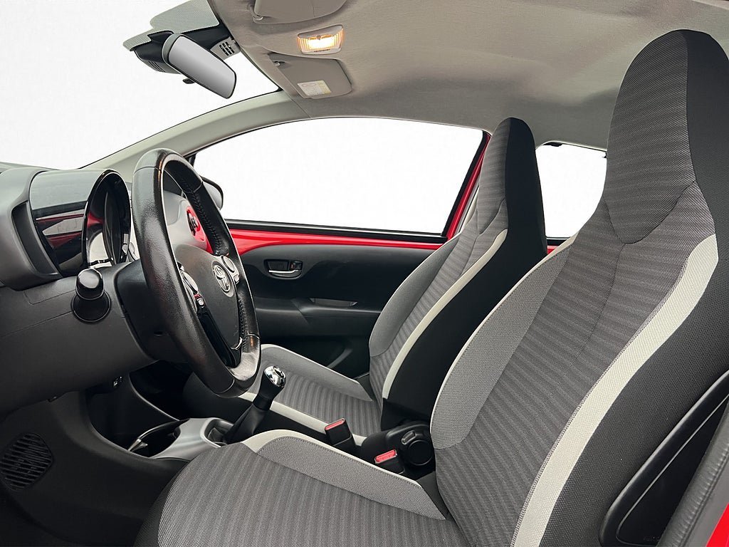Vehicle Image 11