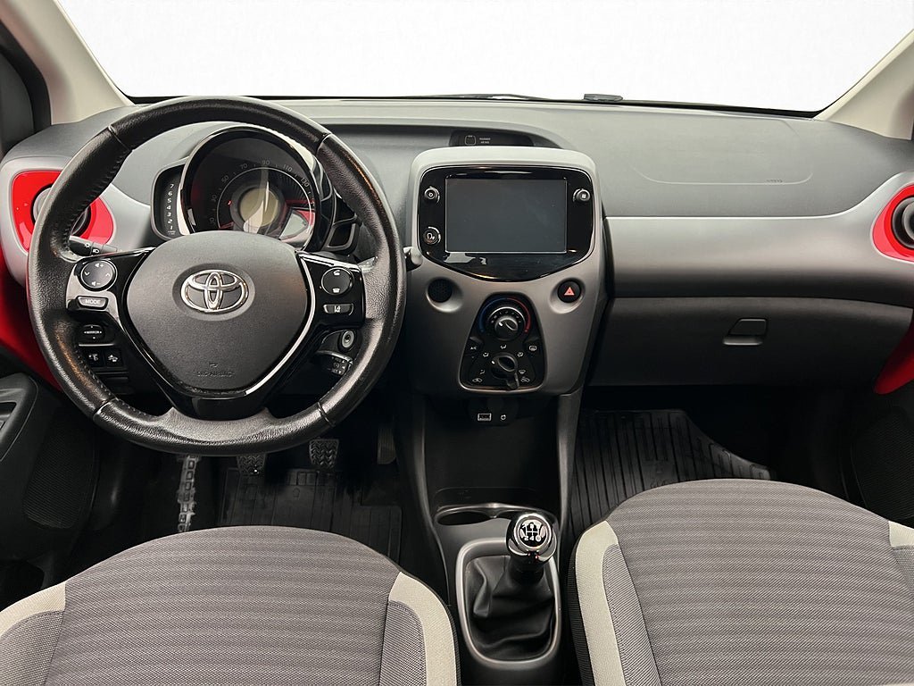 Vehicle Image 12