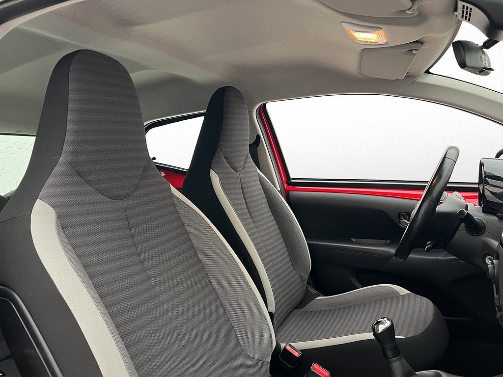 Vehicle Image 21