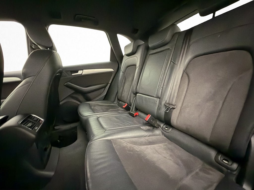 Vehicle Image 24