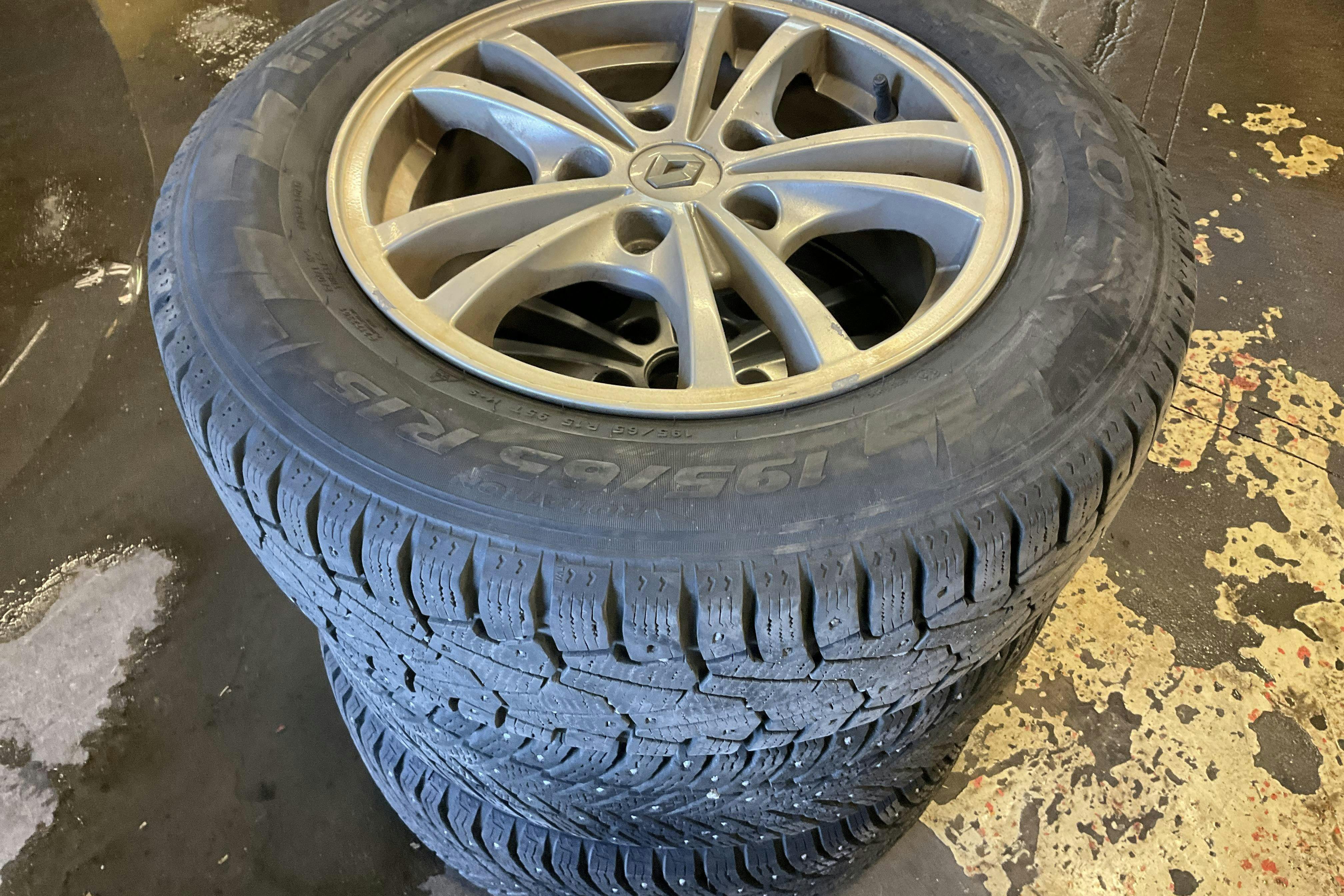 Vehicle Image 11