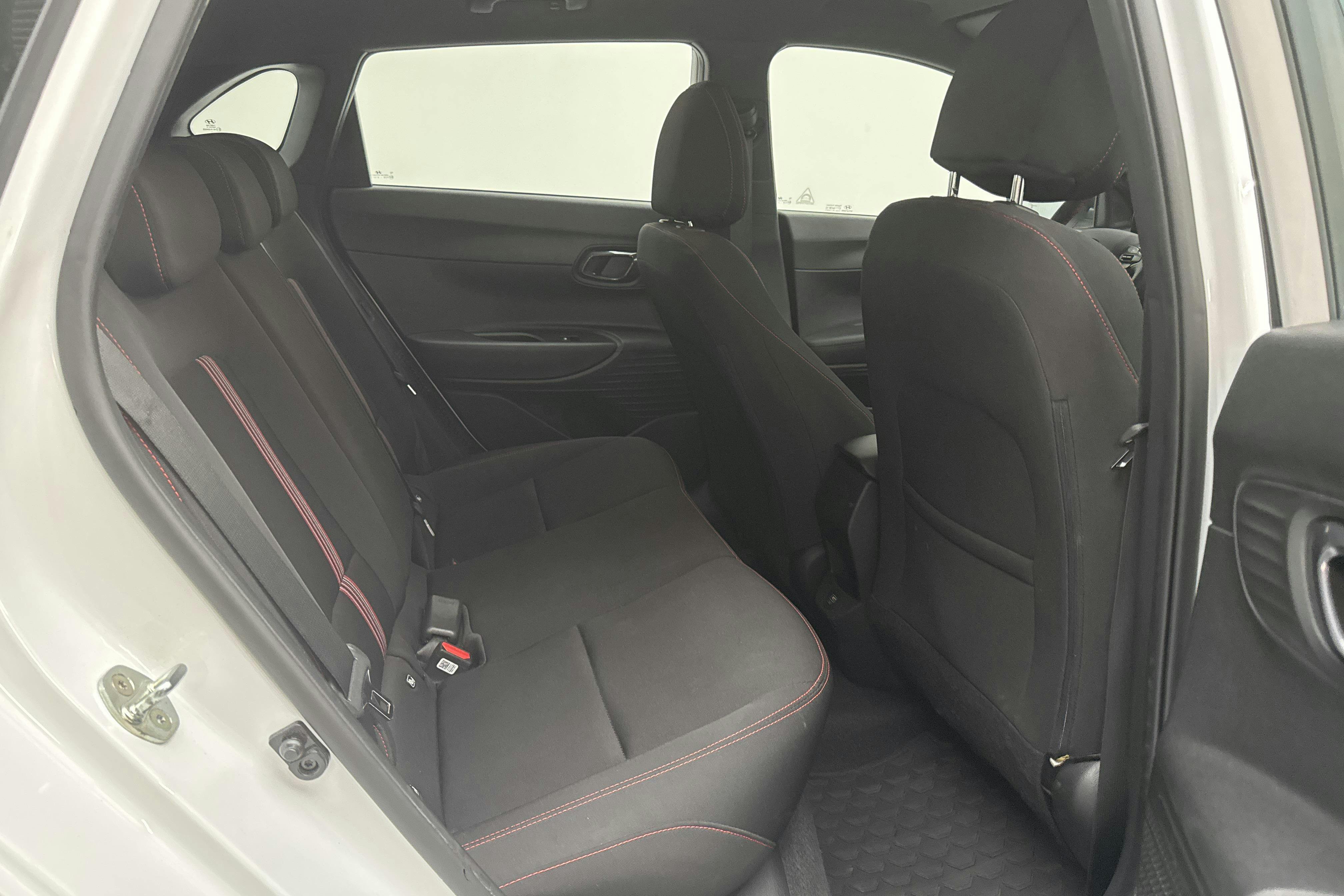 Vehicle Image 8