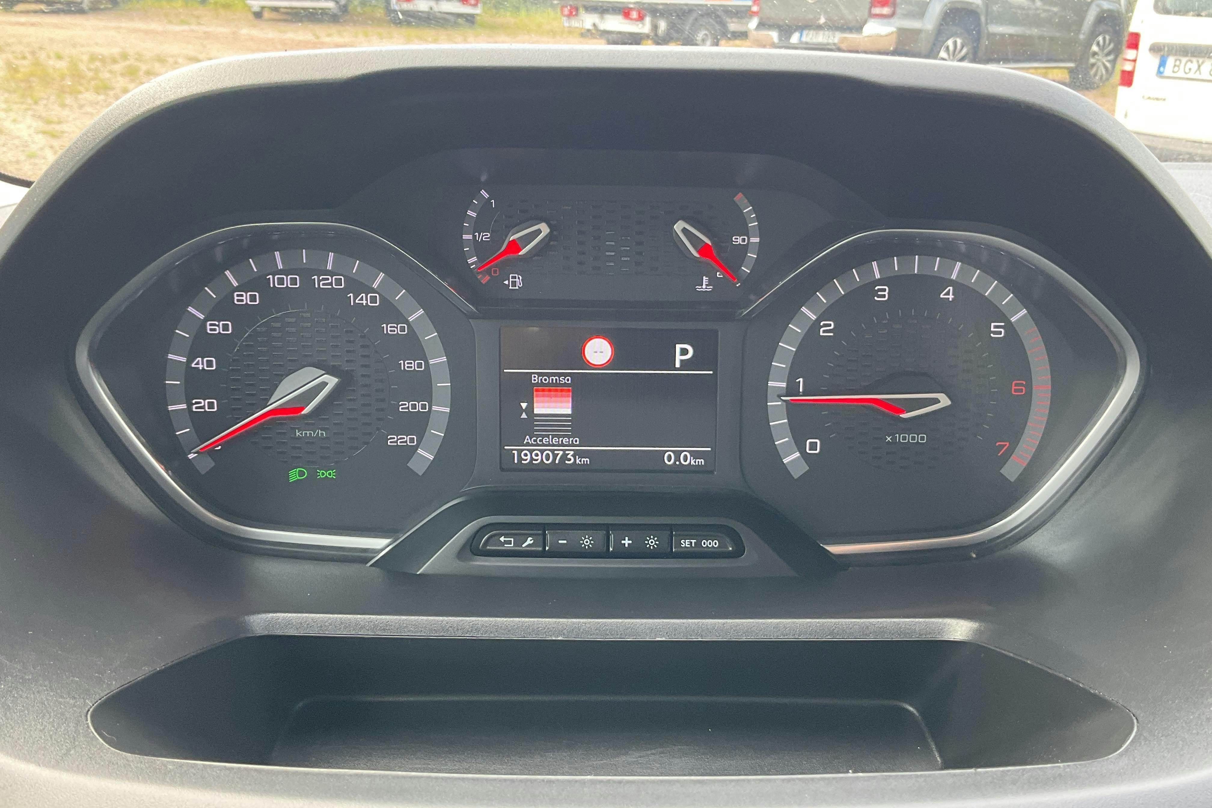 Vehicle Image 10