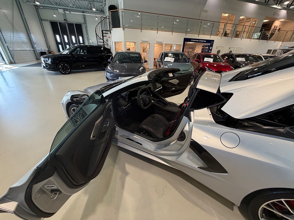 Vehicle Image 11