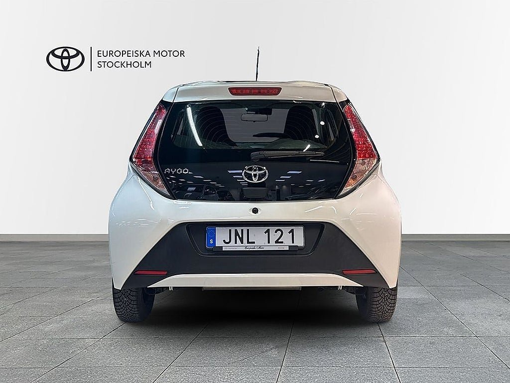 Vehicle Image 5