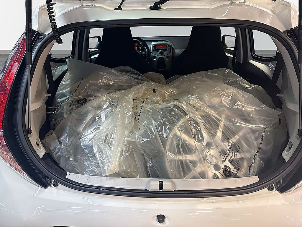 Vehicle Image 11
