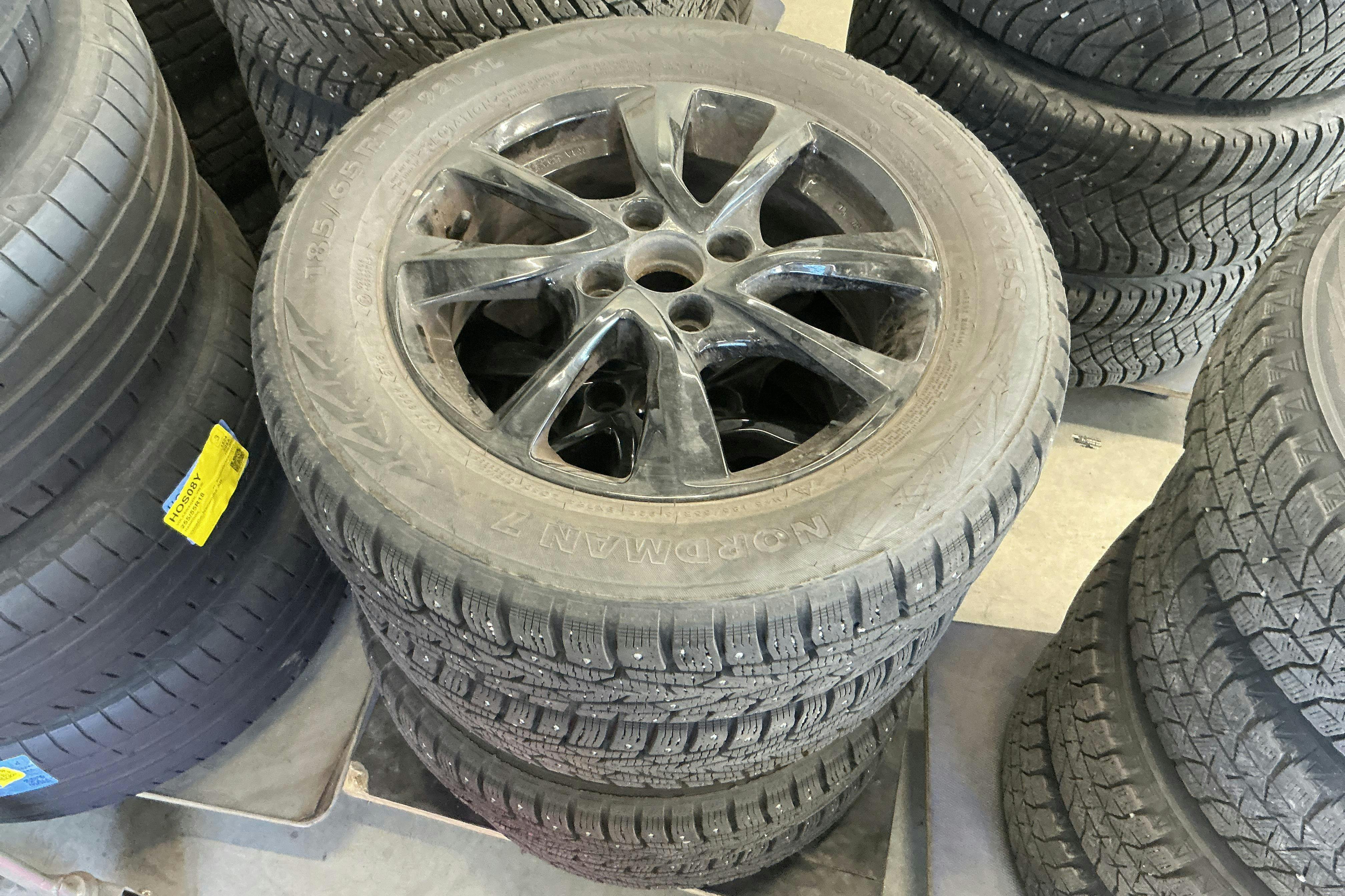 Vehicle Image 14