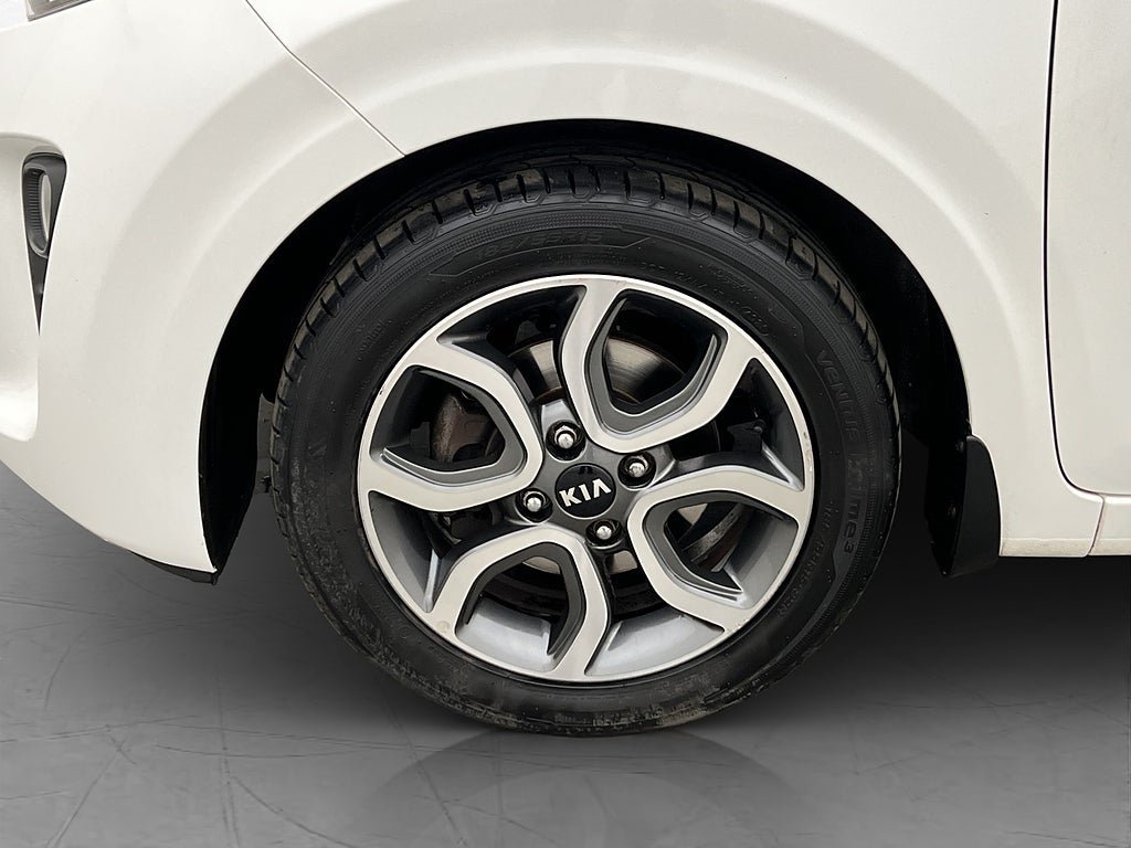 Vehicle Image 25