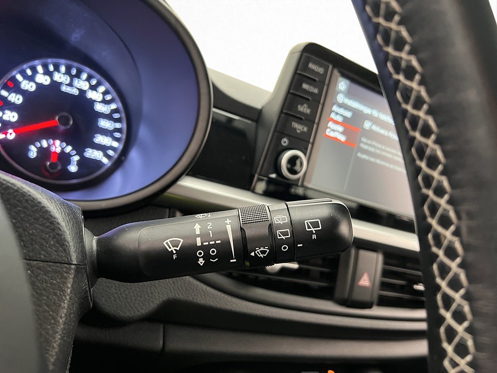 Vehicle Image 29