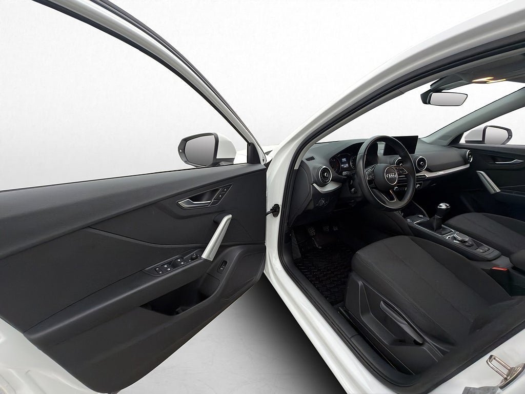 Vehicle Image 10