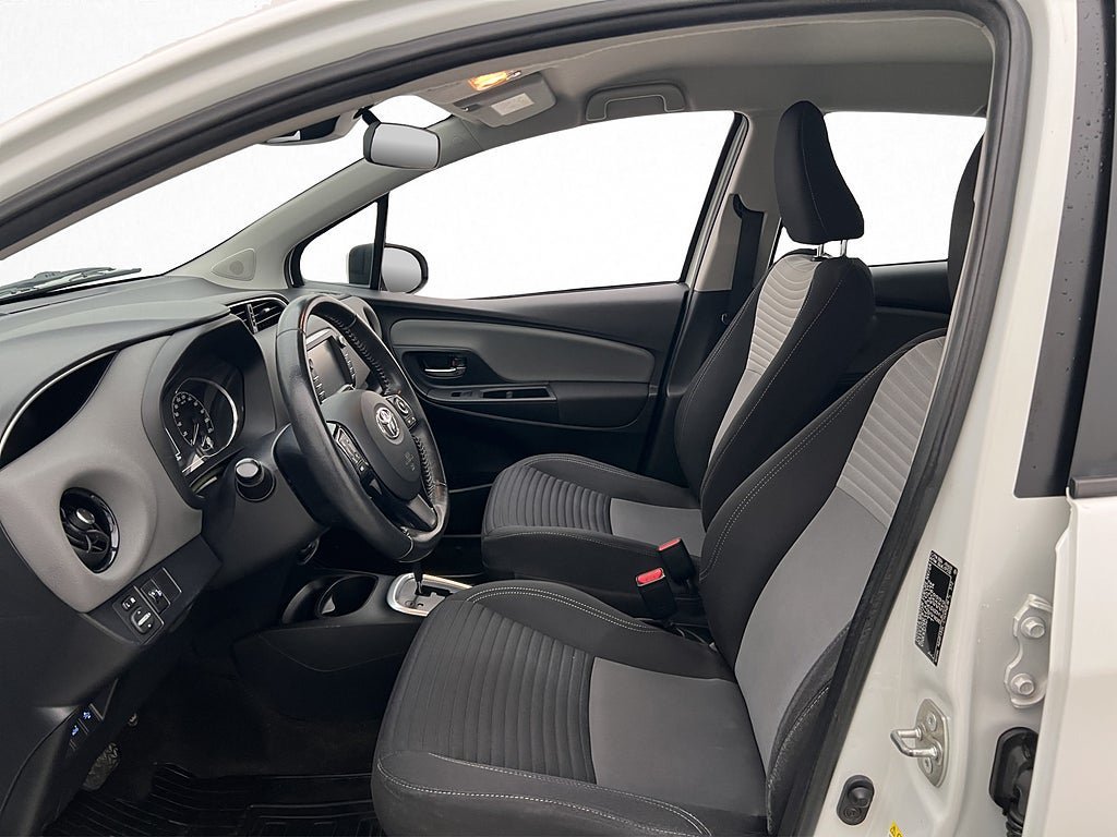 Vehicle Image 10