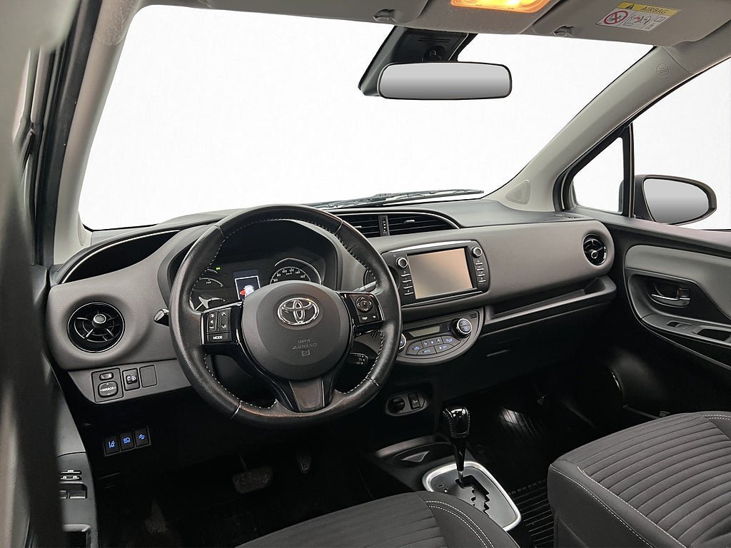 Vehicle Image 11