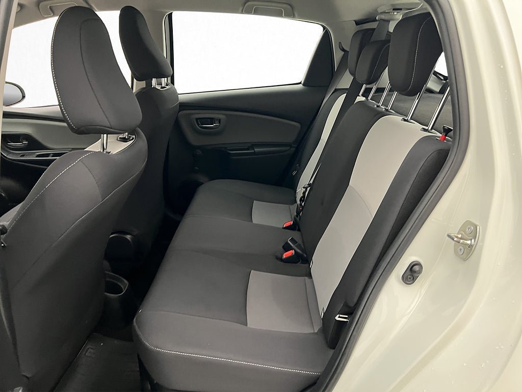 Vehicle Image 21
