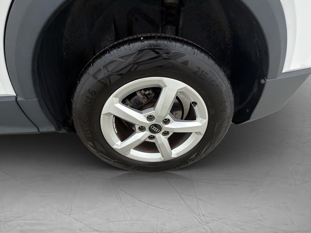 Vehicle Image 30