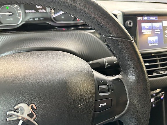 Vehicle Image 26